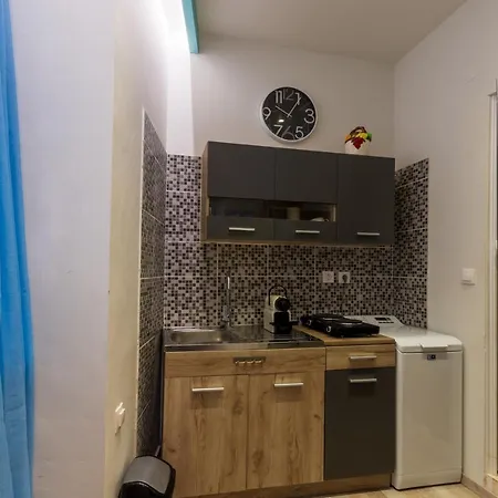 Apartment Vip Liston #731
